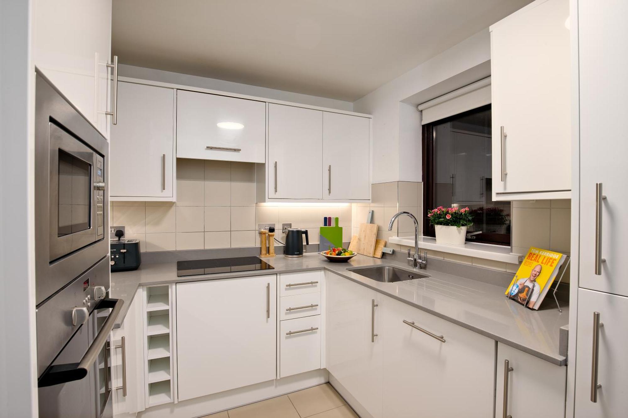 Monarch House - Serviced Apartments - Kensington London Exteriör bild